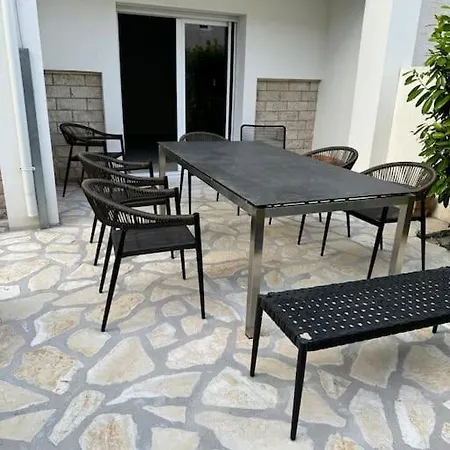 Split- Stobrec Neu Lässig & Stilvoll Split